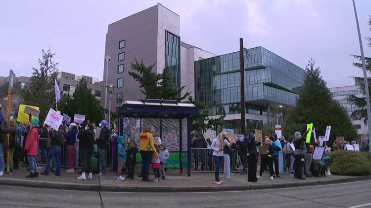  Demonstrators demand Seattle Children's resume gender-affirming surgeries 