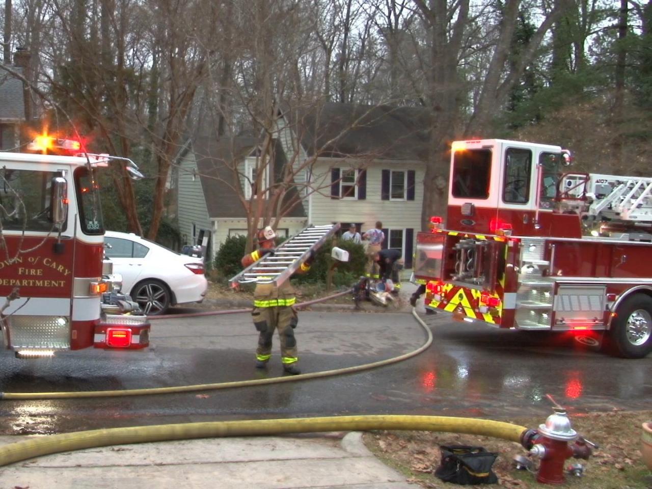  Homeowners okay after fire inside Cary home, firefighters say 