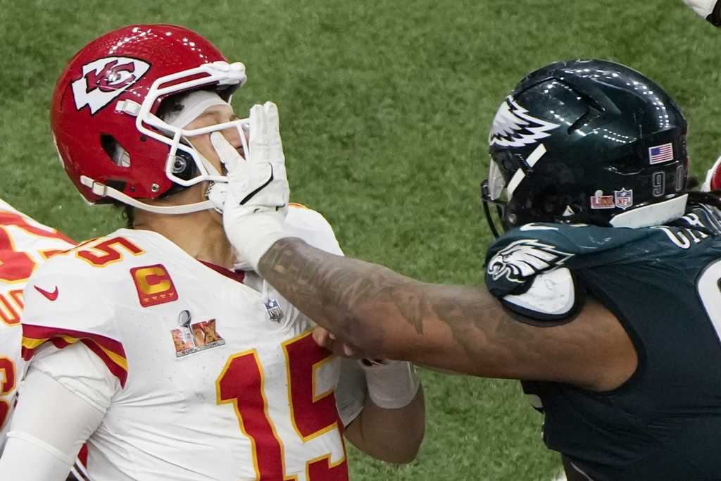  Eagles answer Mahomes magic with 6 sacks, 3 turnovers of KC QB 