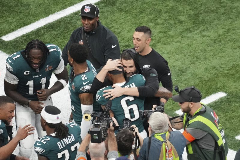  Eagles beat Chiefs 40-22 in lopsided Super Bowl LIX 