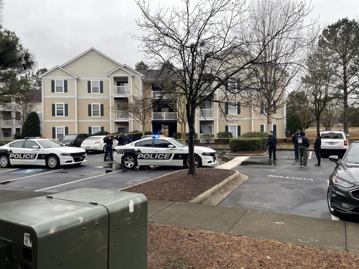  Man, woman stabbed at Durham apartment complex 