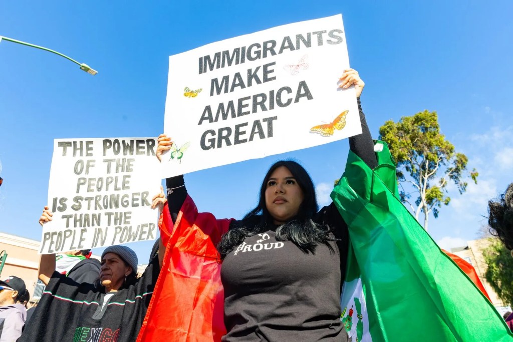   
																‘Oakland is an immigrant town:’ Hundreds turn out to rally against Trump’s deportation plans 
															 