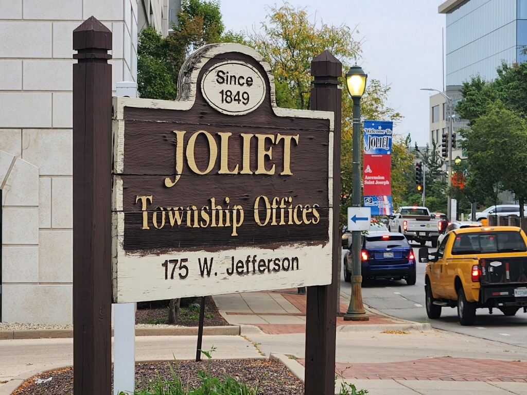  Free tax preparation with Joliet Township Government’s VITA Program for qualifying individuals 