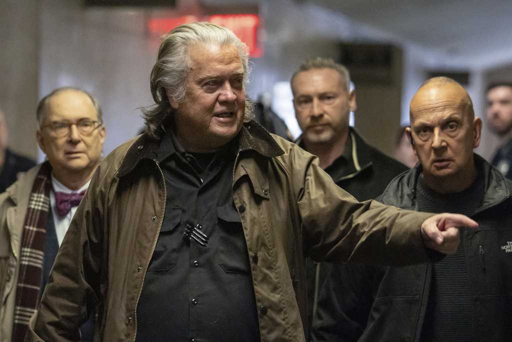  Trump ally Steve Bannon pleads guilty and avoids jail time in border wall fraud case 