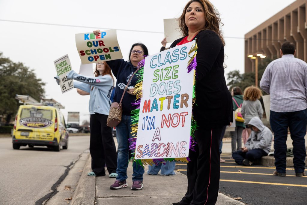  ‘Decades in the making’: NEISD board approves closure of 3 schools 