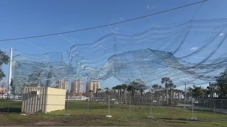  Work to remove St. Pete Pier's 'Bending Arc' sculpture begins 