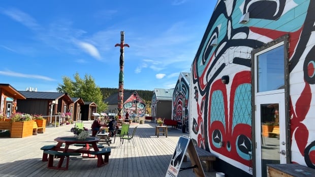 Border restrictions dealt a 'devastating blow' to Carcross this summer, says business owner 
