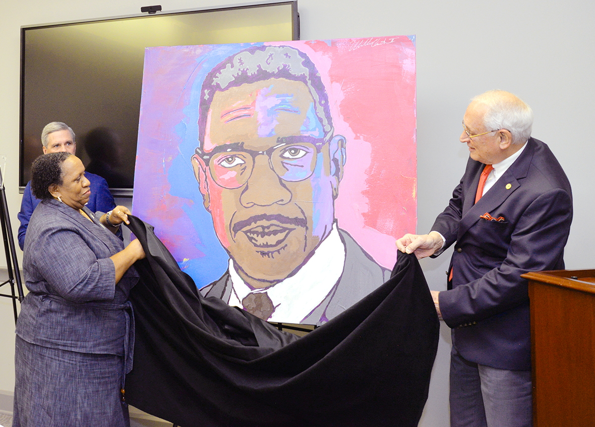  Portrait by TROY alumnus honors memory of former Troy University Trustee Lamar P. Higgins 