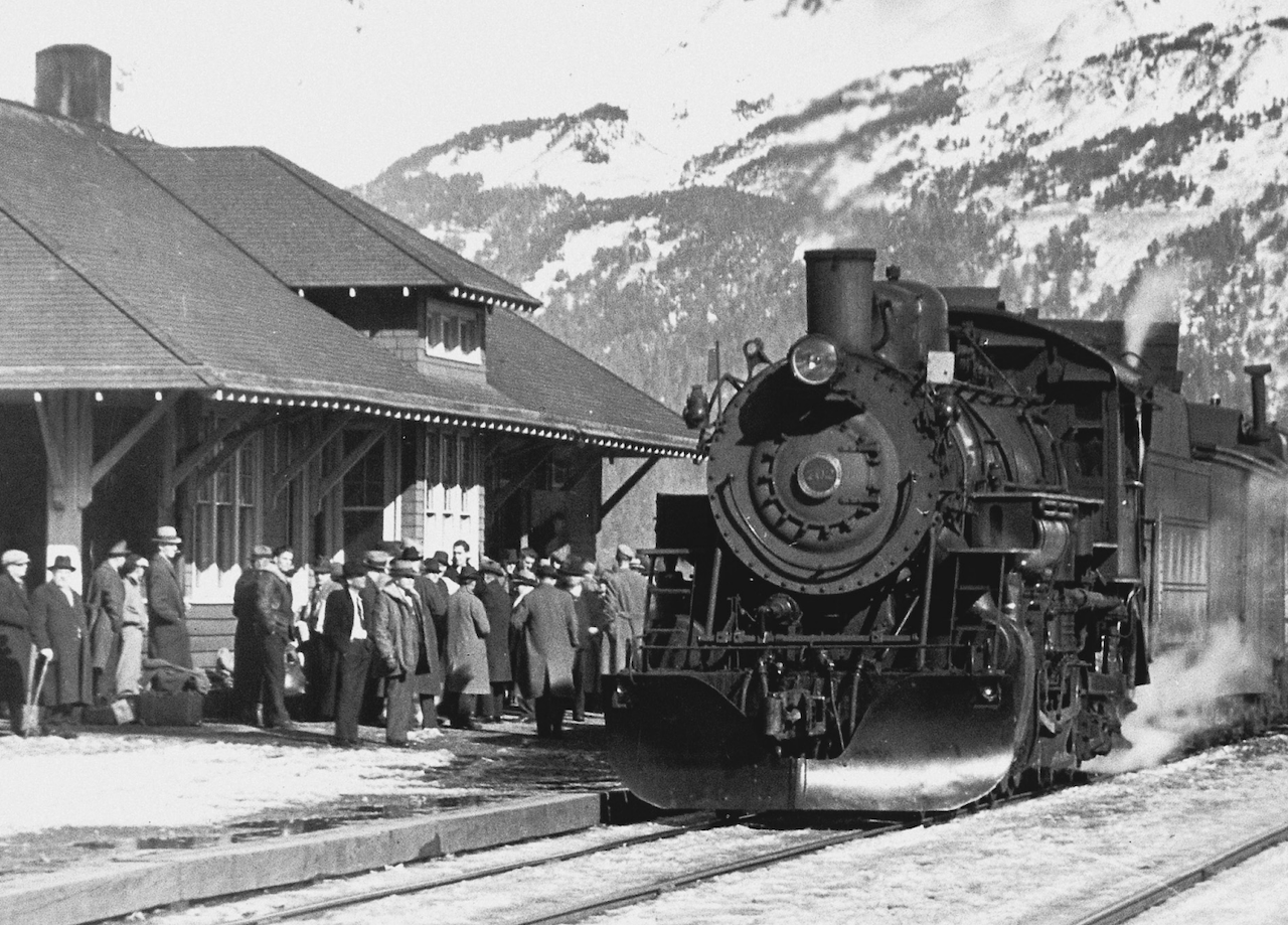   
																Alaska Railroad Begins Centennial Celebration 
															 