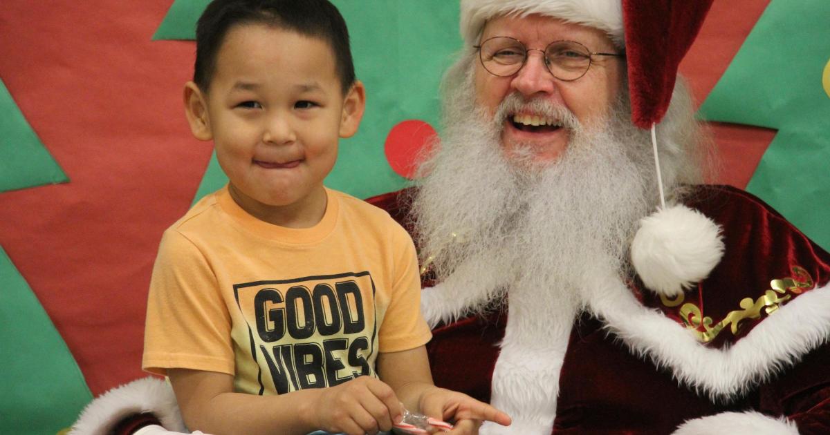  Santa visit brings joy to frosty Alaskan village 