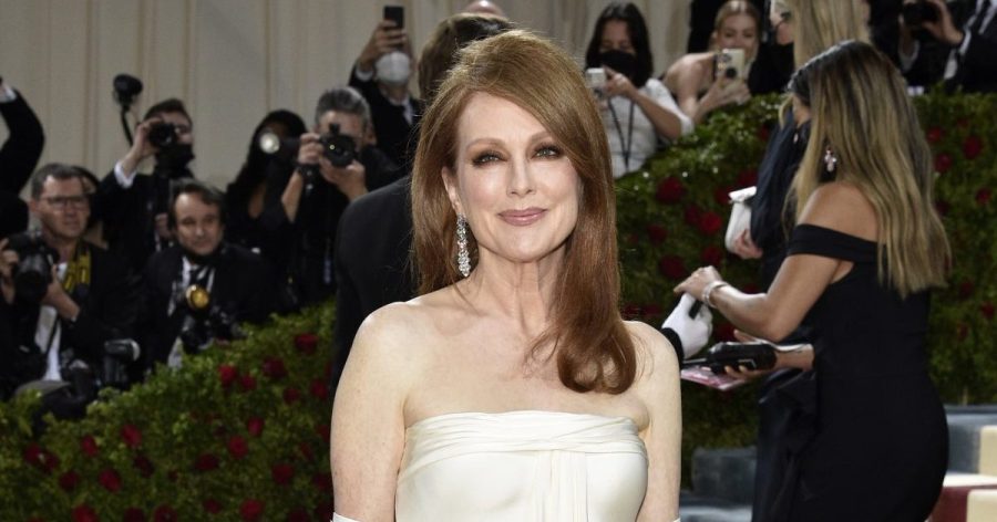  Julianne Moore on her children's book being restricted at DoD schools: 'It is a great shock' 