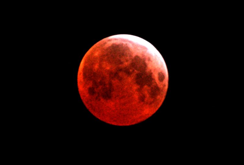  Why is the moon turning red in March? 