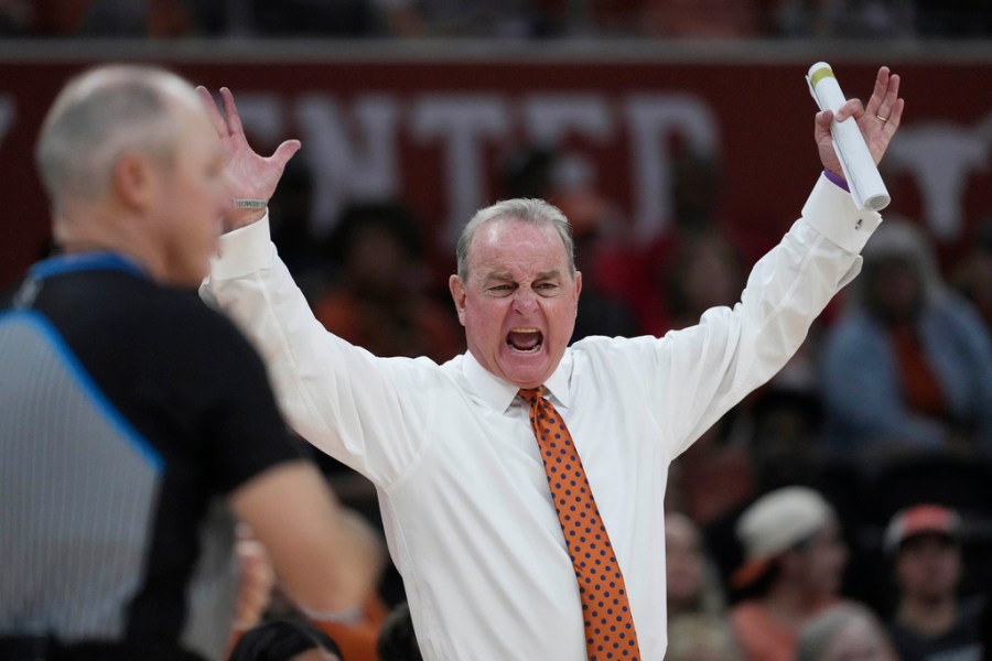  Vic Schaefer, Texas Longhorns agree to 3-year contract extension, pay raise 