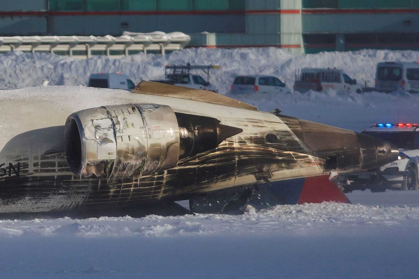  LIVE: Officials give update after Delta jet flips upside down while landing at Toronto airport 