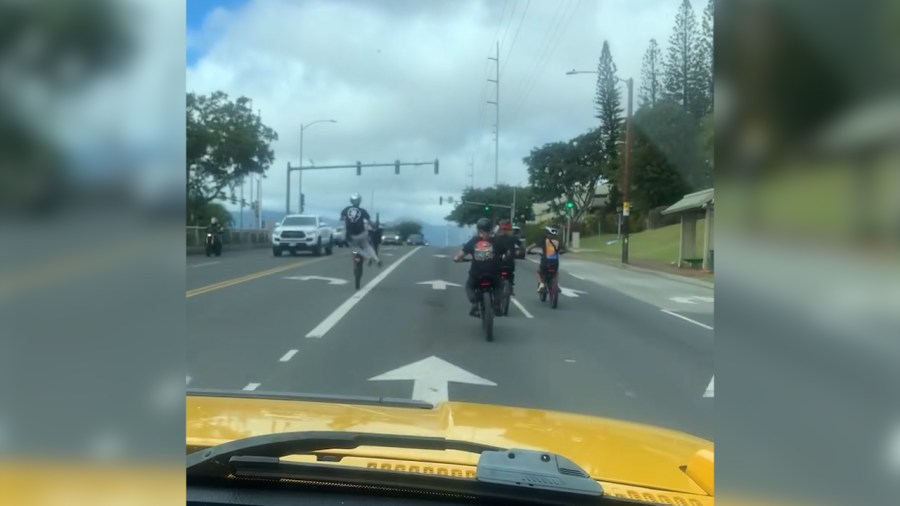  New law to better regulate e-bikes on Oahu signed by Mayor Blangiardi 