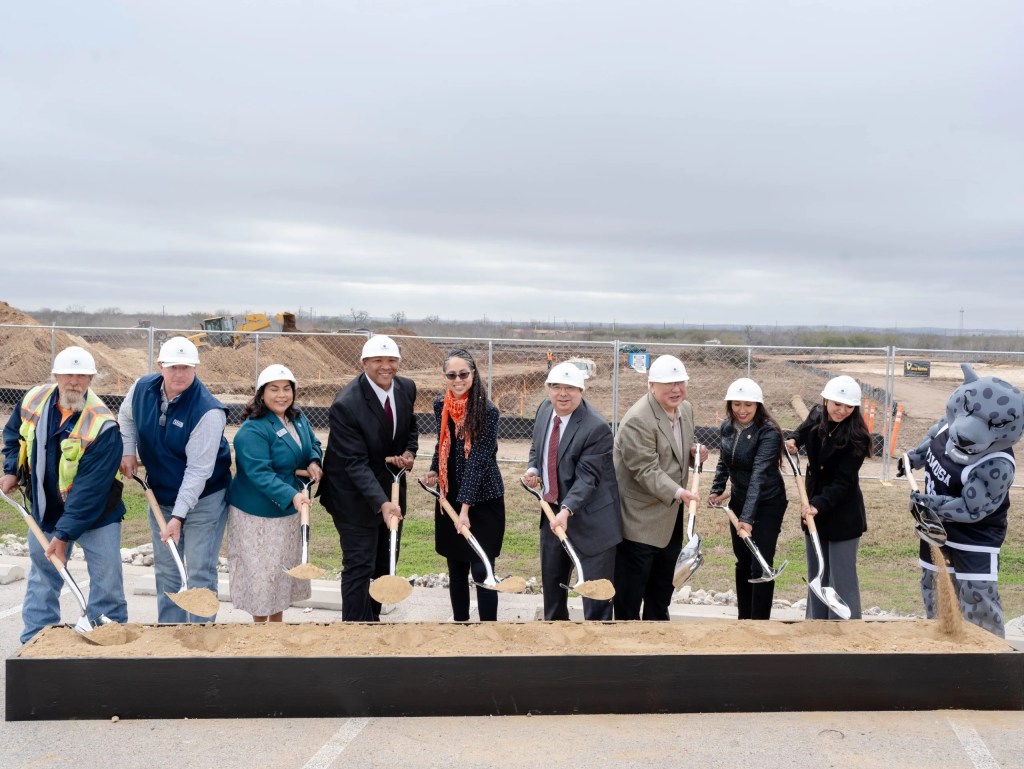  Amid explosive growth and first homecoming, Texas A&M-San Antonio breaks ground on sports complex 