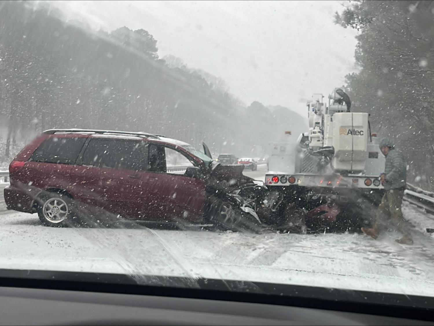  Live updates: Dozens of crashes; snow starts sticking to pre-treated roads and highways 