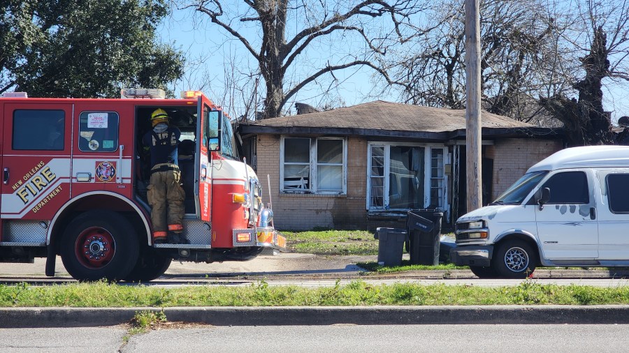   
																Unoccupied Algiers home destroyed in overnight fire 
															 