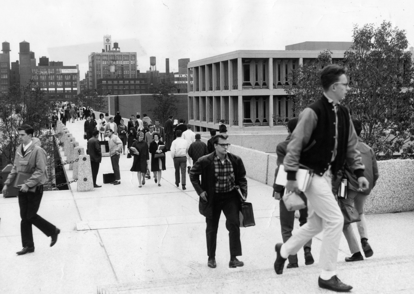  Vintage Chicago Tribune: How ‘Circle campus’ became UIC 