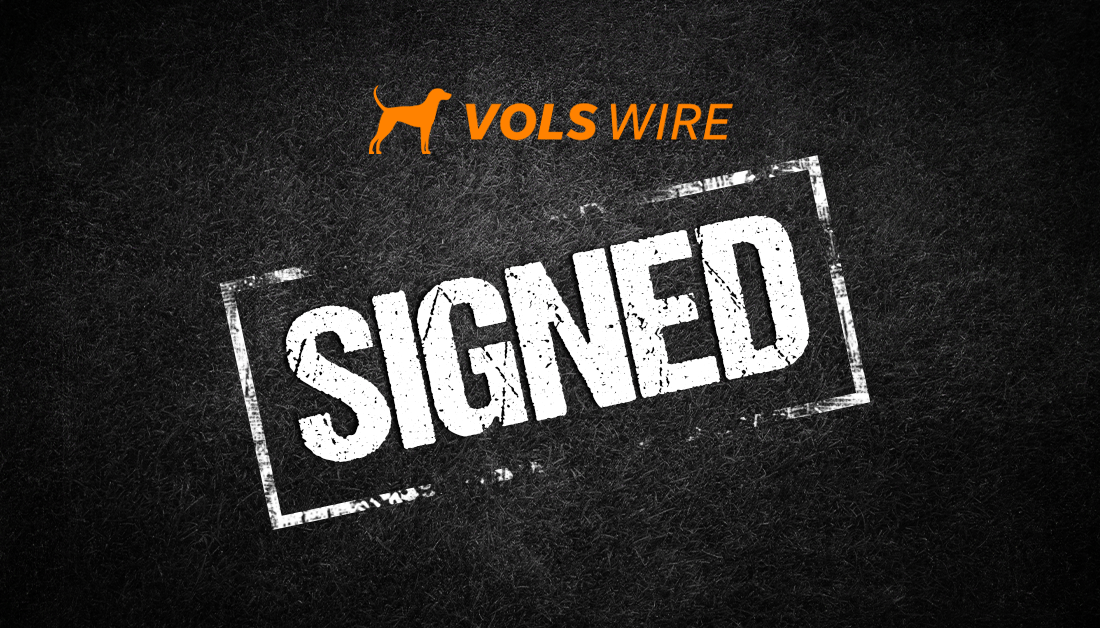   
																Early signing period: Vysen Lang signs with Tennessee 
															 