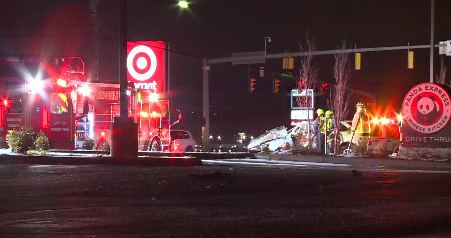  Police investigating after serious crash in Springdale sends 1 to hospital 