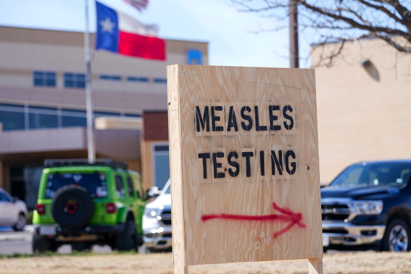  Measles outbreaks rise to nearly 100 cases between Texas and New Mexico. Here’s what you should know 