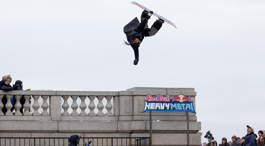  Boston City Hall Plaza to turn into snowboarding park 