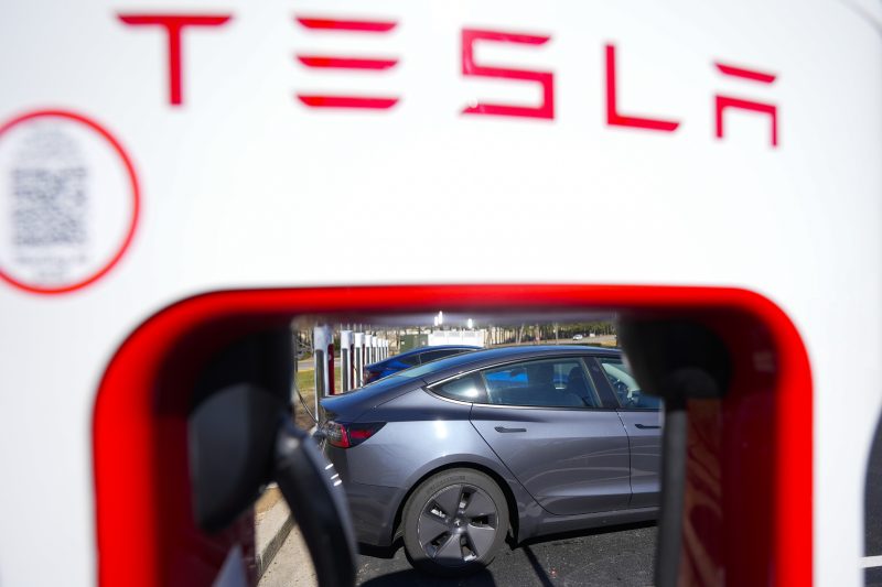  Tesla recalls over 376,000 vehicles due to power steering defect 