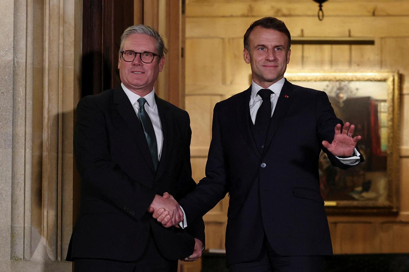  The leaders of France and Britain head to Washington to urge Donald Trump not to abandon Ukraine 