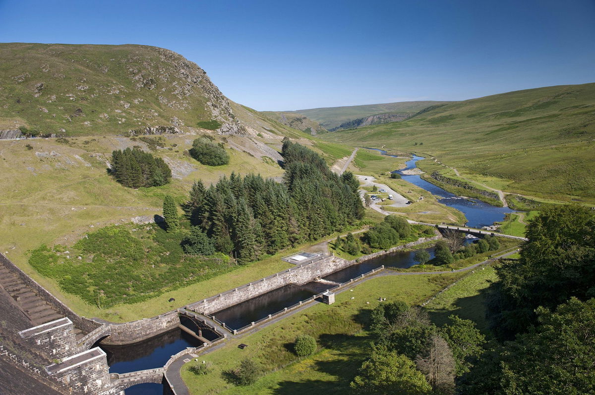  Who was he? How did he get there? Wetsuit may hold key to mystery of body found in reservoir 