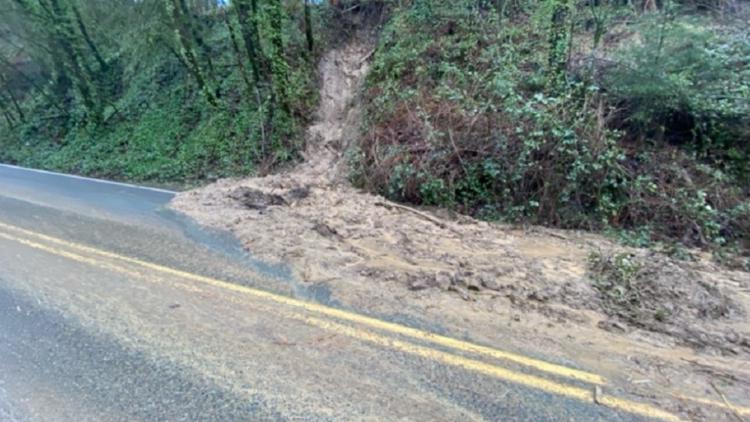  Landslides prompt major road closures in Portland Monday 