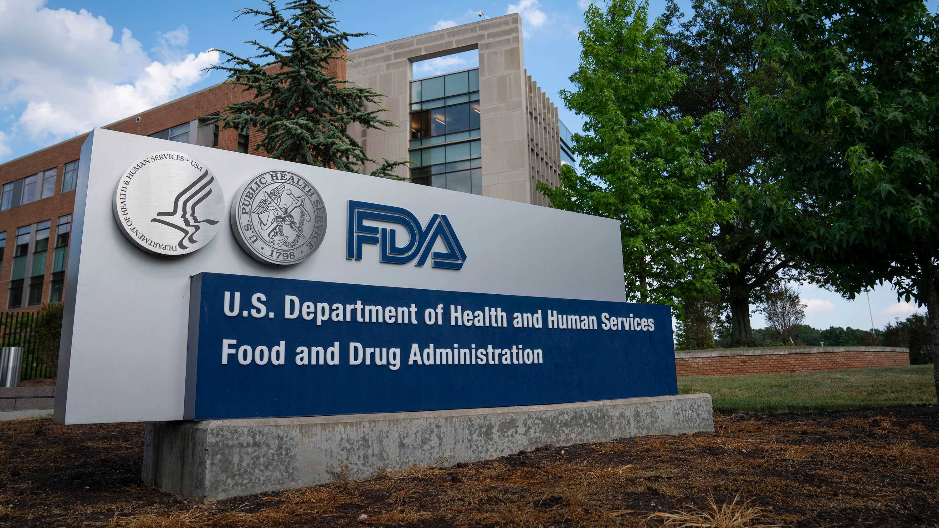  FDA moves to rehire medical device staffers fired only days earlier 