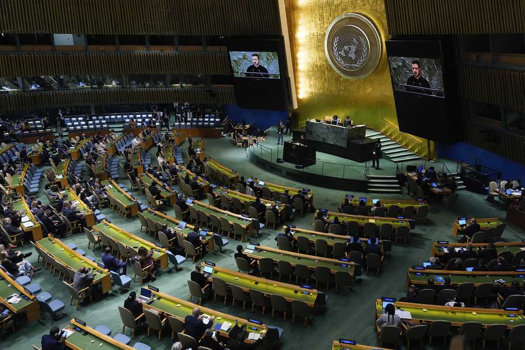  UN adopts resolution demanding Russia withdraw troops from Ukraine 