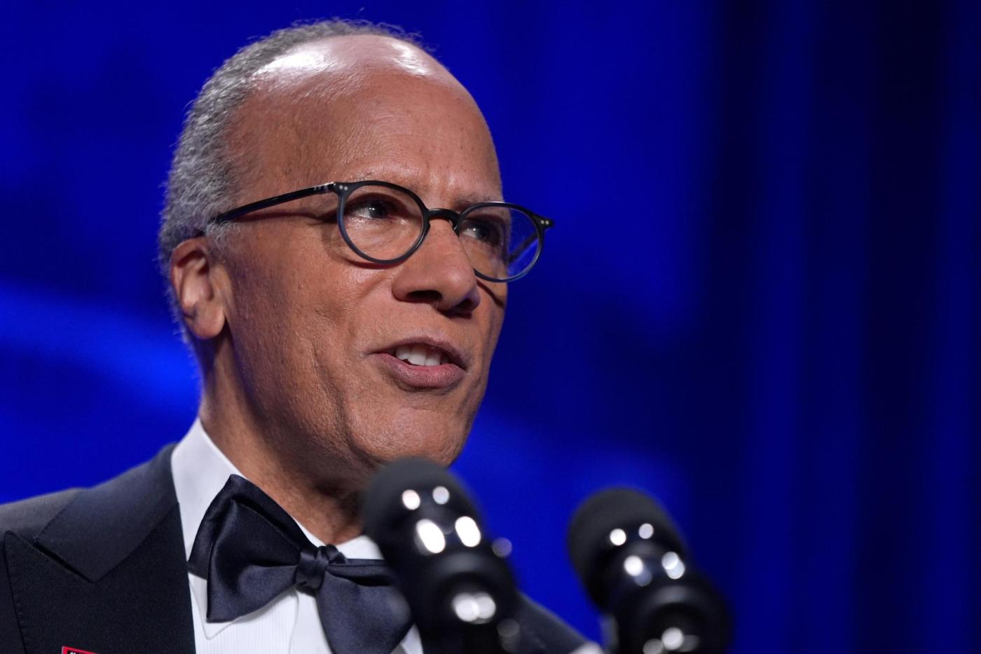  Lester Holt to step down as the anchor of NBC’s flagship ‘Nightly News’ program 