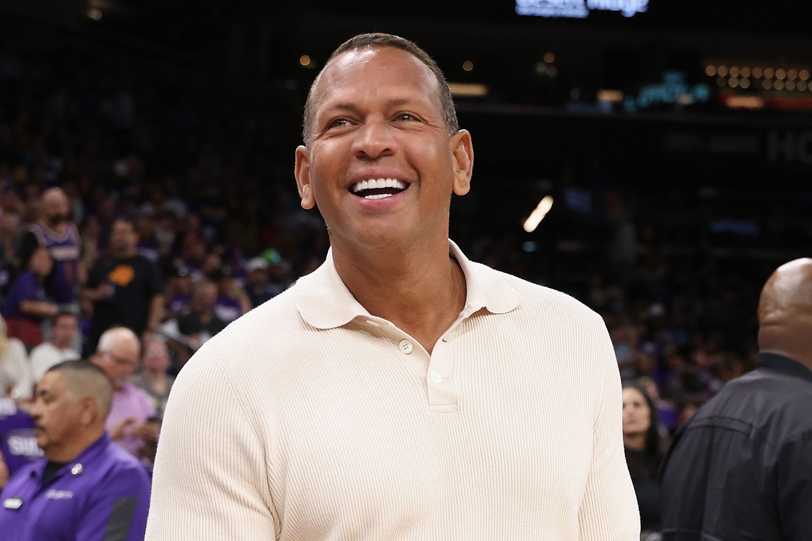  Alex Rodriguez banks in half-court shot to win $10,000 for Bucknell University student 