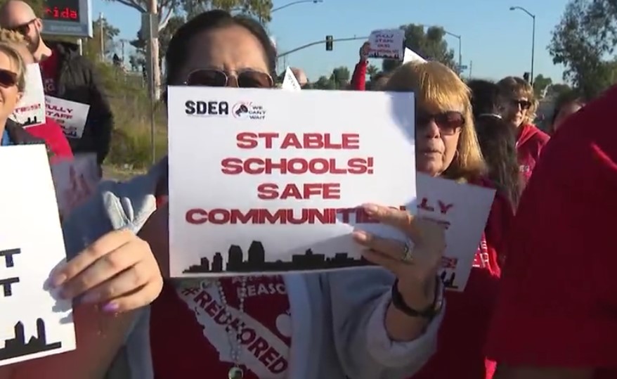  San Diego Unified educators rally as contract negotiations begin 