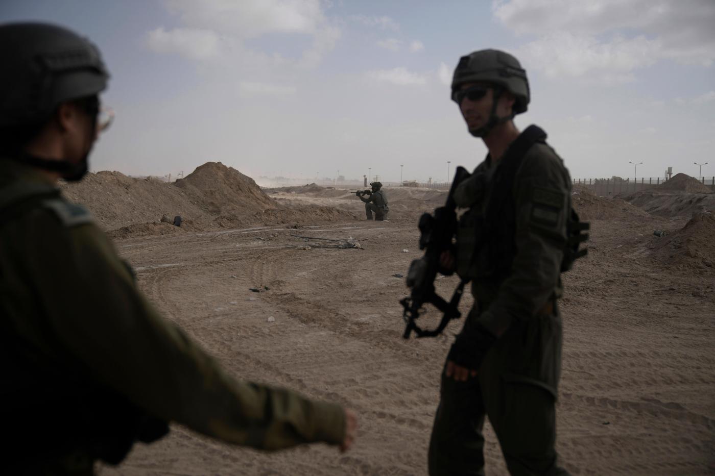  Israel’s refusal to withdraw from this narrow strip of desert could threaten the Gaza ceasefire 