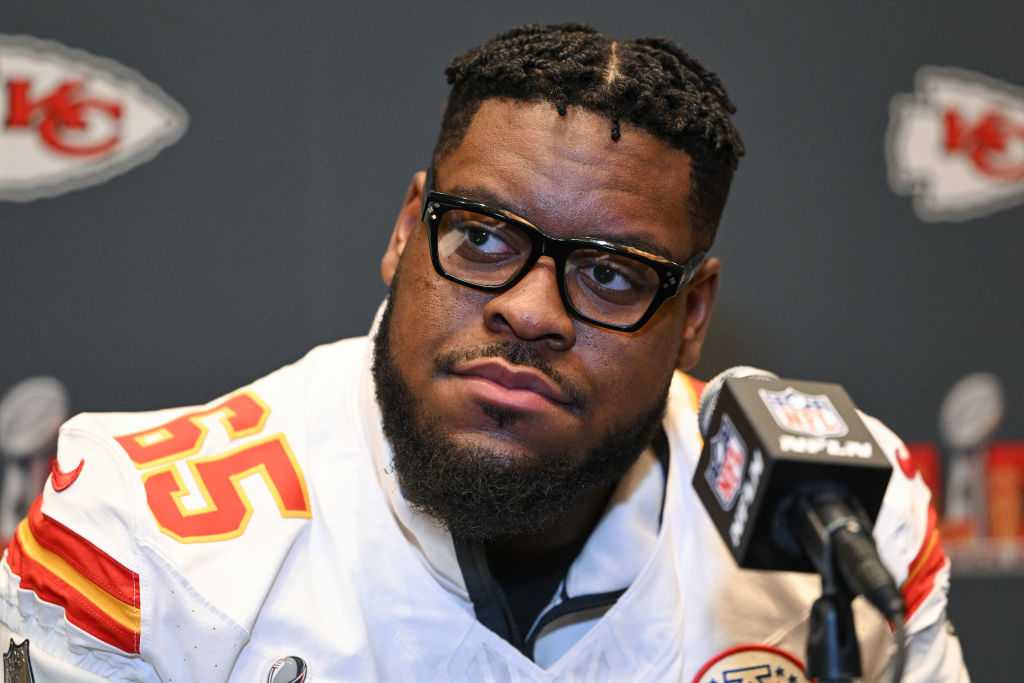  Reports: Kansas City Chiefs plan to franchise tag guard Trey Smith 