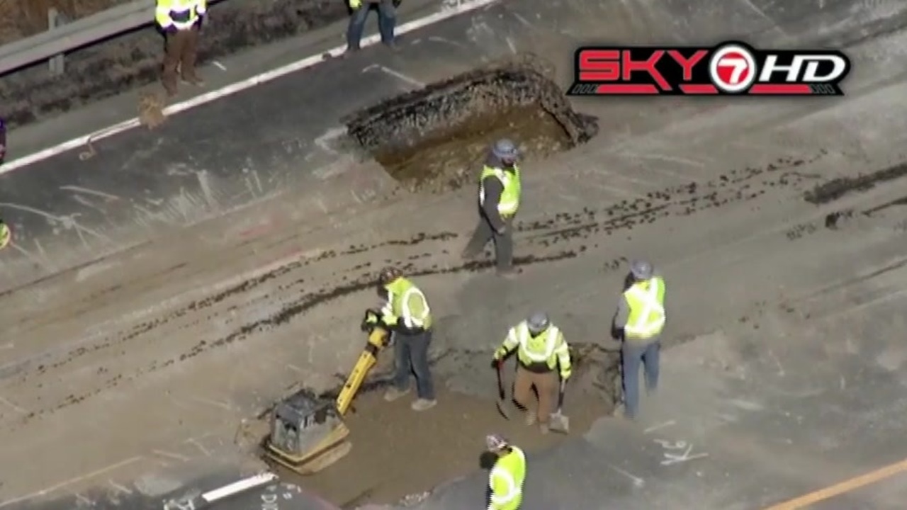  Mass Pike westbound closed in Hopkinton due to road damage 