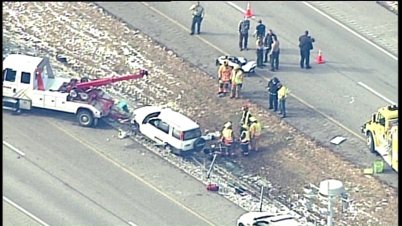  Two injured in rollover accident that shut down I-55 near Hamel, Illinois 