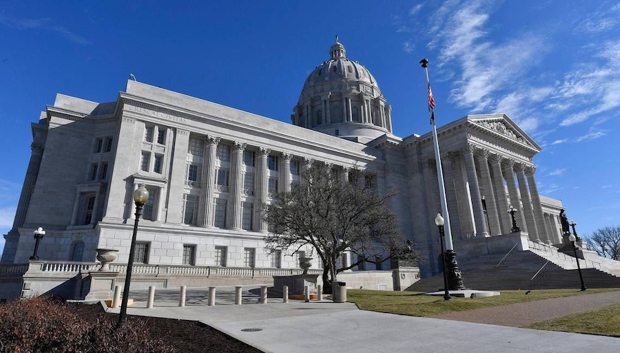  Missouri bill would offer $1,000 to help turn in undocumented immigrants 