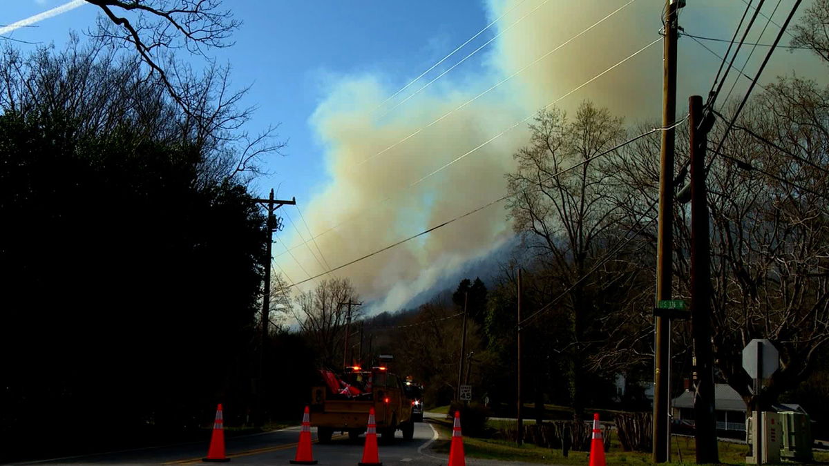  Wildfires across the Carolinas prompt evacuations as the region faces more dry conditions Sunday 