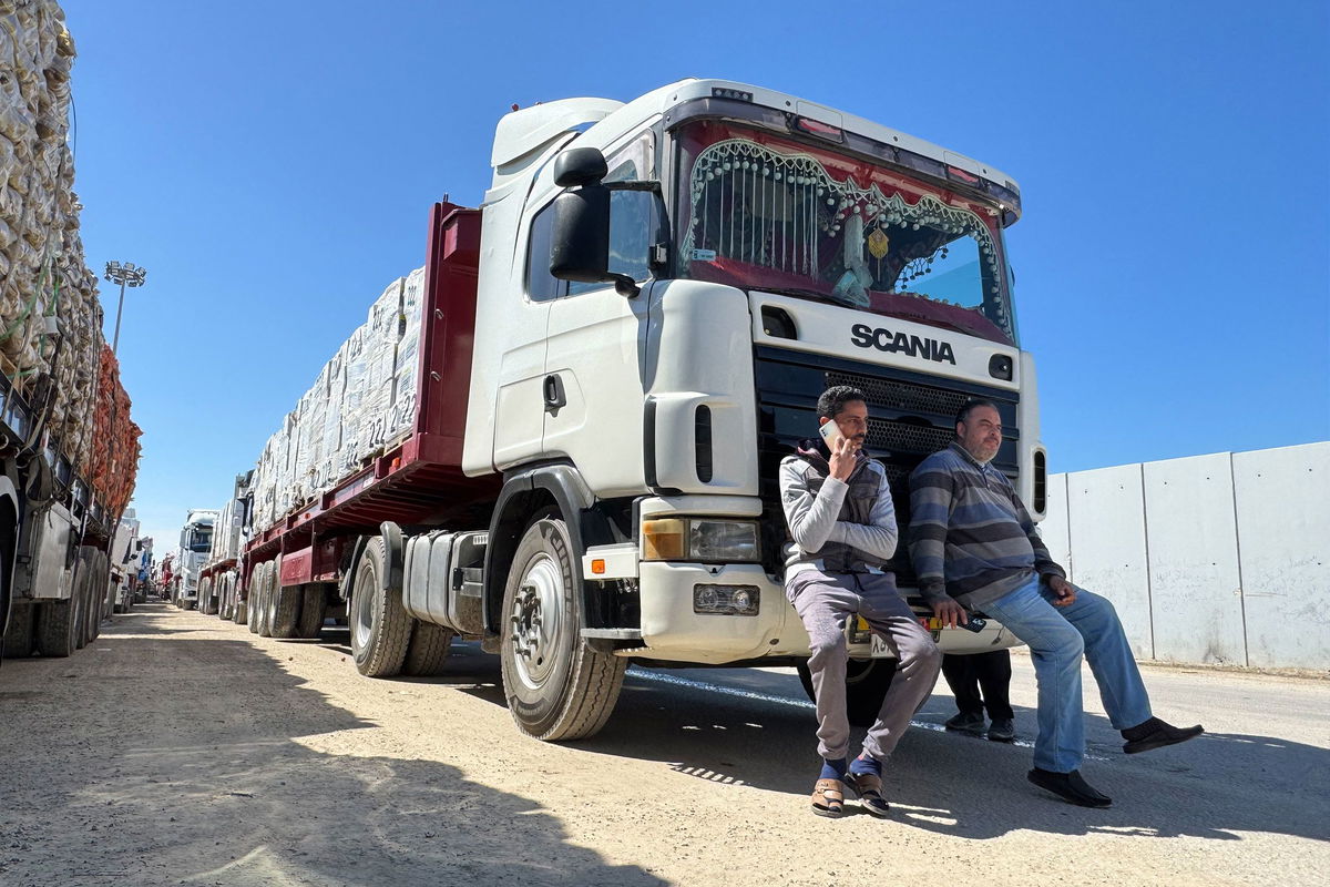  Israel says it will block aid going into Gaza until Hamas agrees to ceasefire extension 