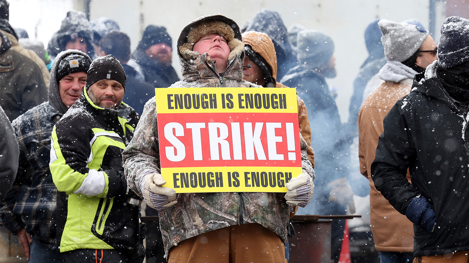  New York prison guards fired for ignoring deal to end strike, thousands set to lose health insurance 