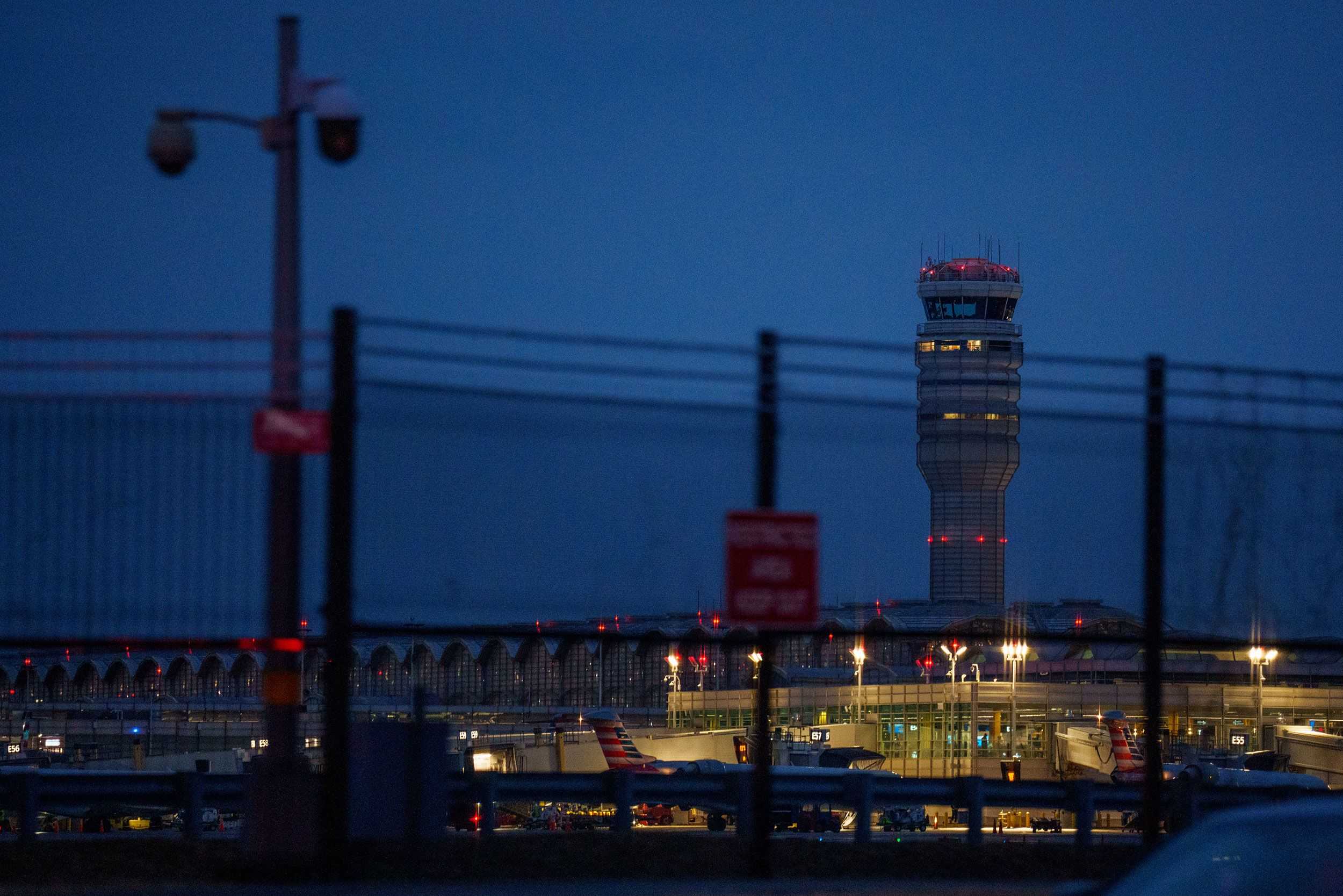  Planes receive mysterious false midair collision alerts near Reagan National Airport 