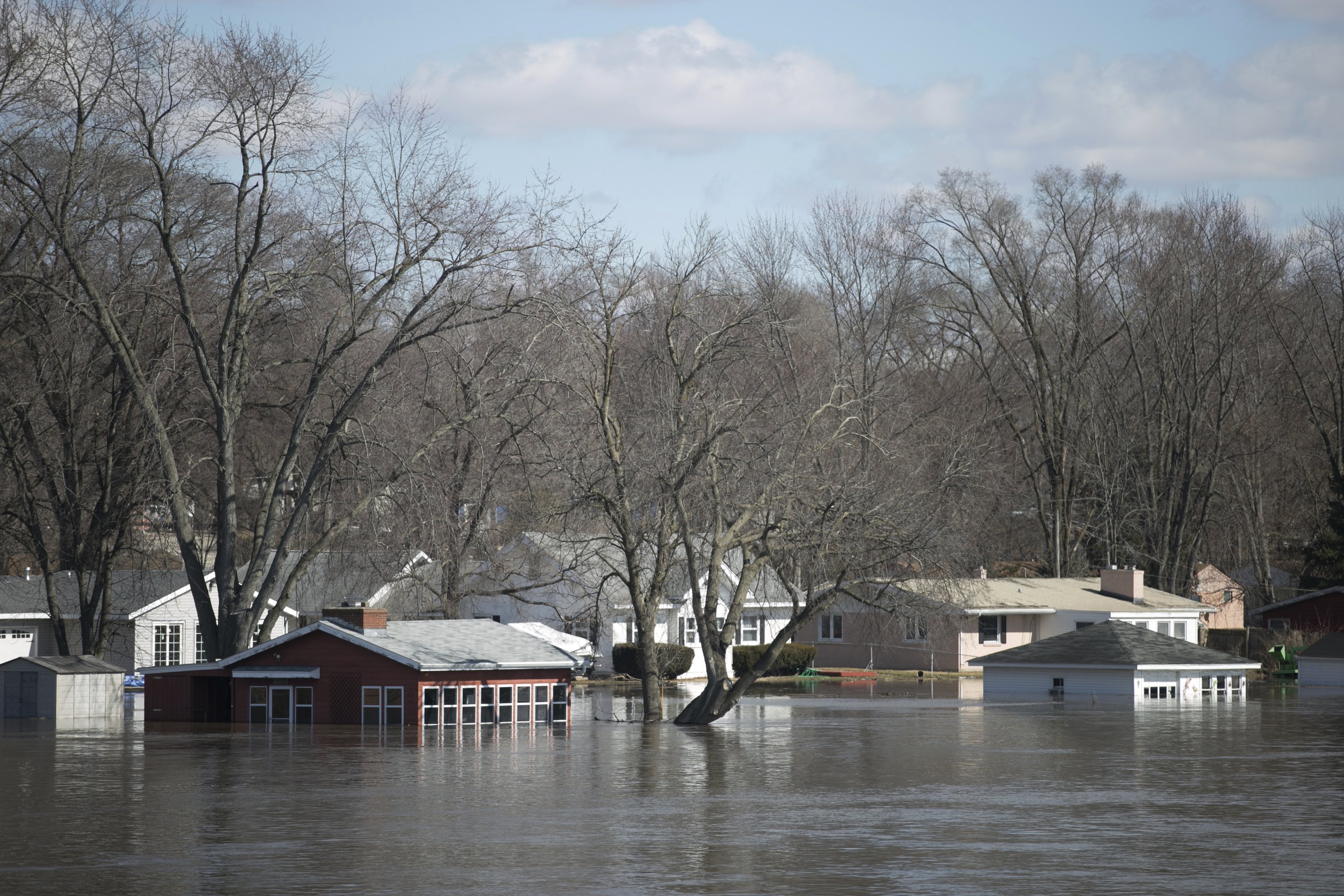  Shelters open in northern Illinois for flooding victims 