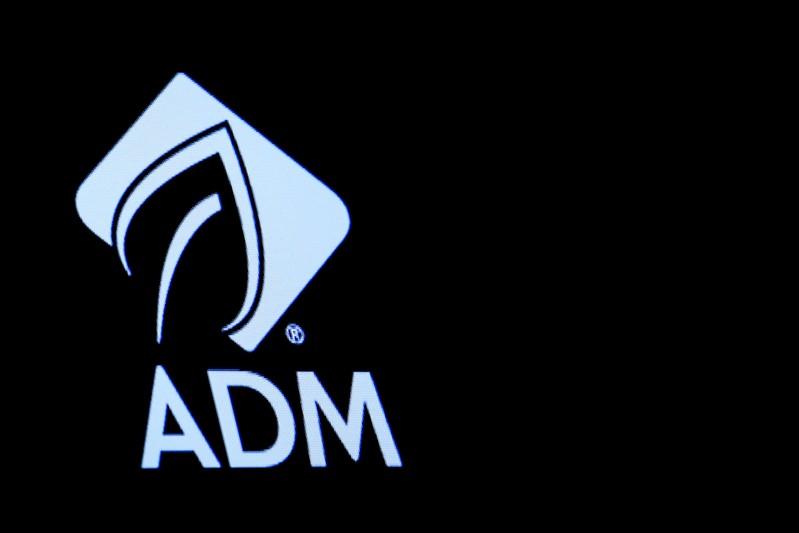  ADM, Cargill reach deal to swap U.S. Midwest grain elevators 