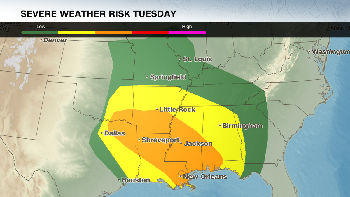  Massive storm with hurricane-force winds strengthens, damaging buildings as it threatens blizzard, fires and tornadoes 