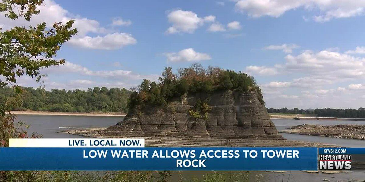  Low water around Tower Rock 
