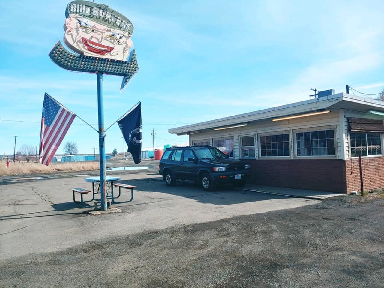  The Burgers And Shakes From This Middle-Of-Nowhere Washington Drive-In Are Worth The Trip 